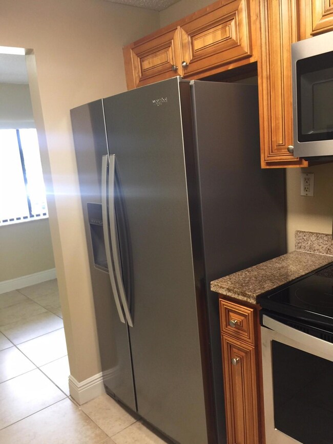 1209 Meadows Cir, Boynton Beach, FL 33436 - photo 3