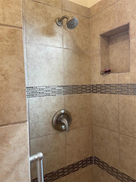 217 Royder St, Houston, TX 77009 - photo 5