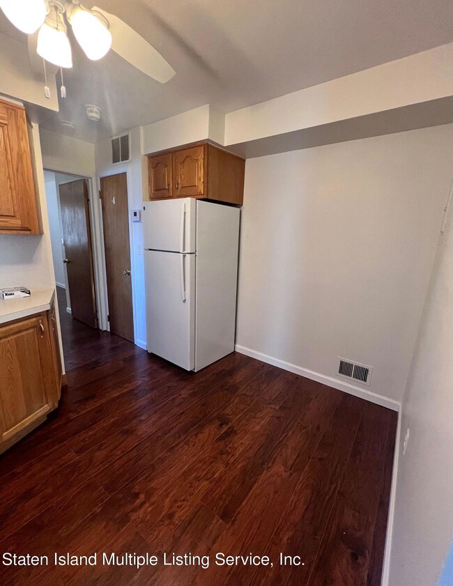 10 Rose Ln, Staten Island, NY 10312 - photo 5