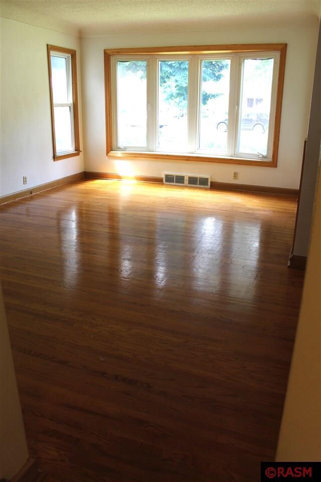 1020 N Jefferson St, New Ulm, MN 56073 - photo 5