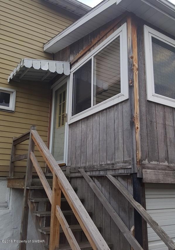 262 Parsonage St, Pittston, PA 18640 - photo 5