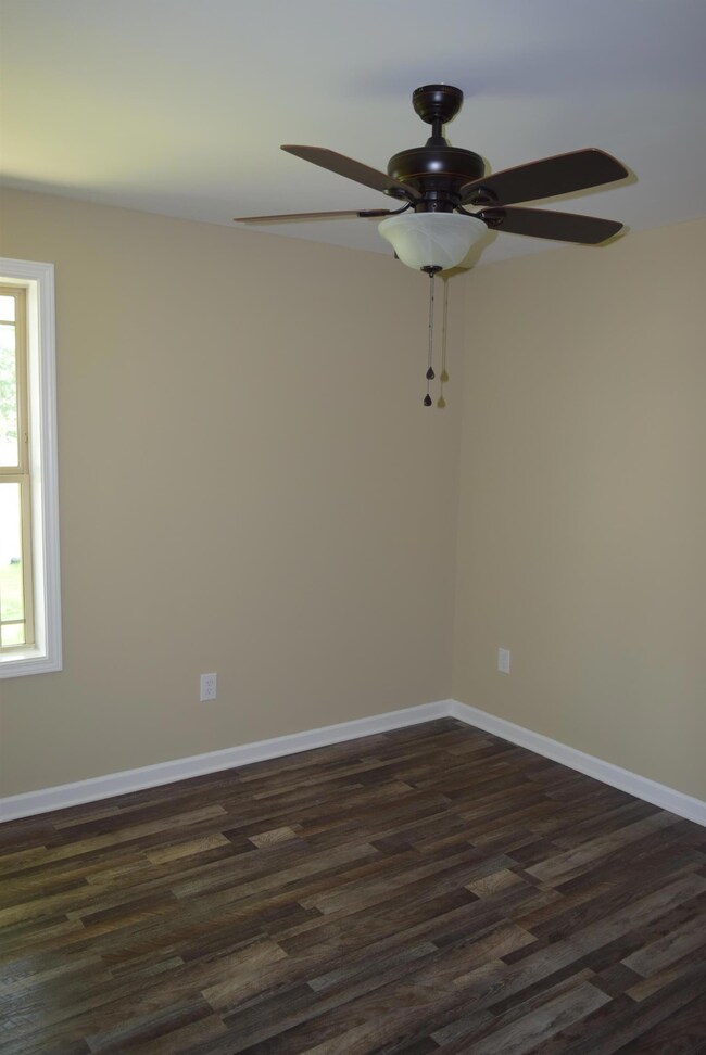 300 Forrestwood Dr, Manchester, TN 37355 - photo 7