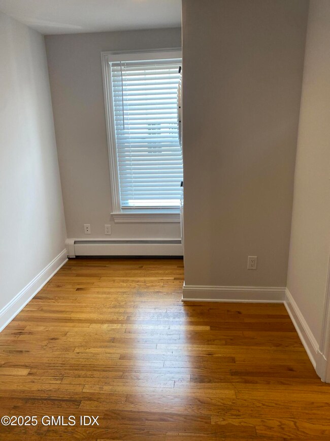 9 Sound View Ct unit 2B, Greenwich, CT 06830 - photo 5