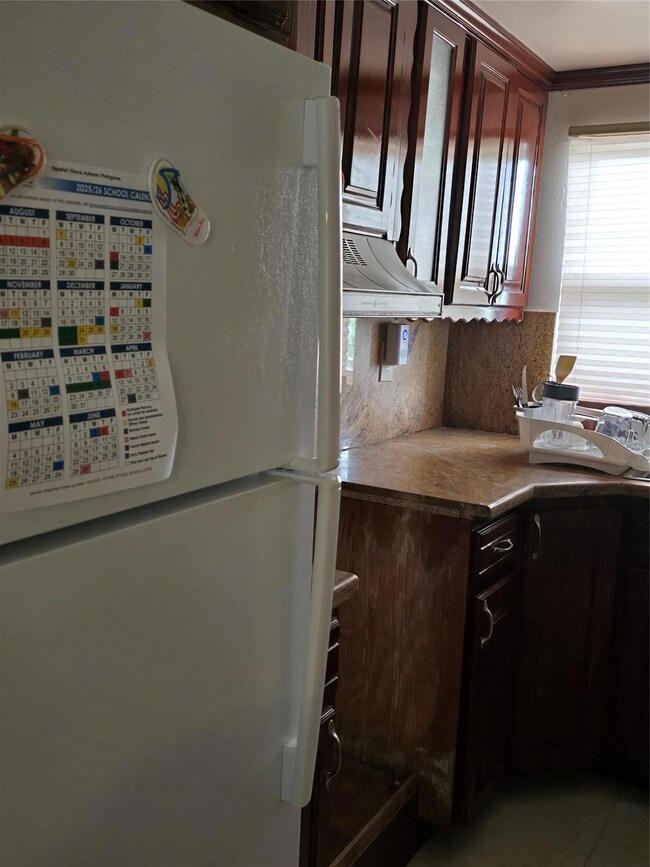 Kitchen - view 1