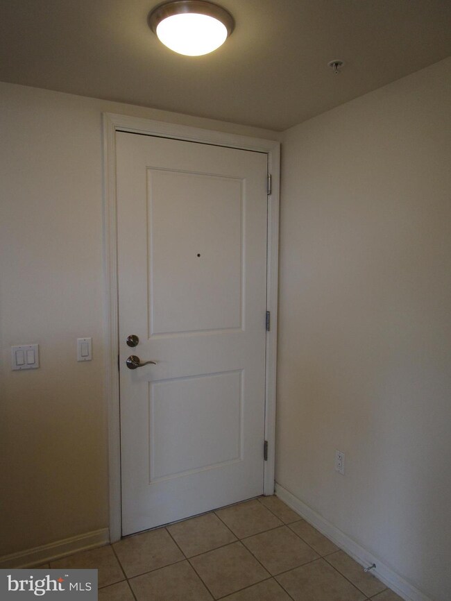 The Crescent unit 1203, Silver Spring, MD 20910 - photo 3
