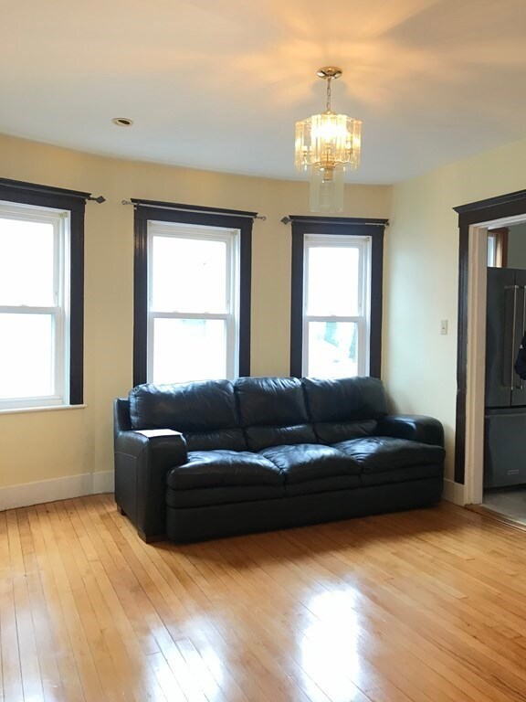 73 Farrington St unit 1/F, Quincy, MA 02170 - photo 2