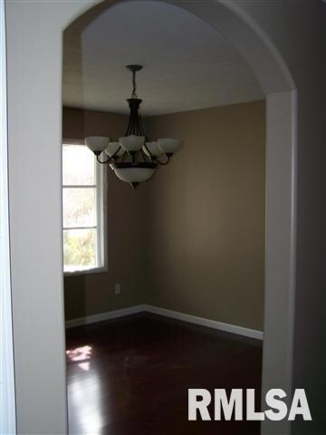 300 Rhoads Ave, Lincoln, IL 62656 - photo 6