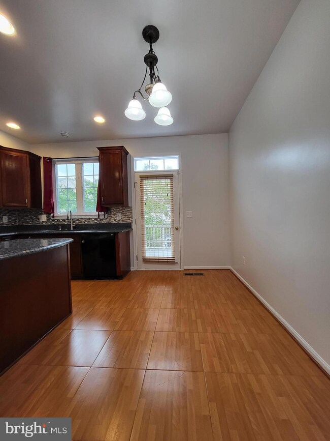 42595 Pine Forest Dr, Chantilly, VA 20152 - photo 6