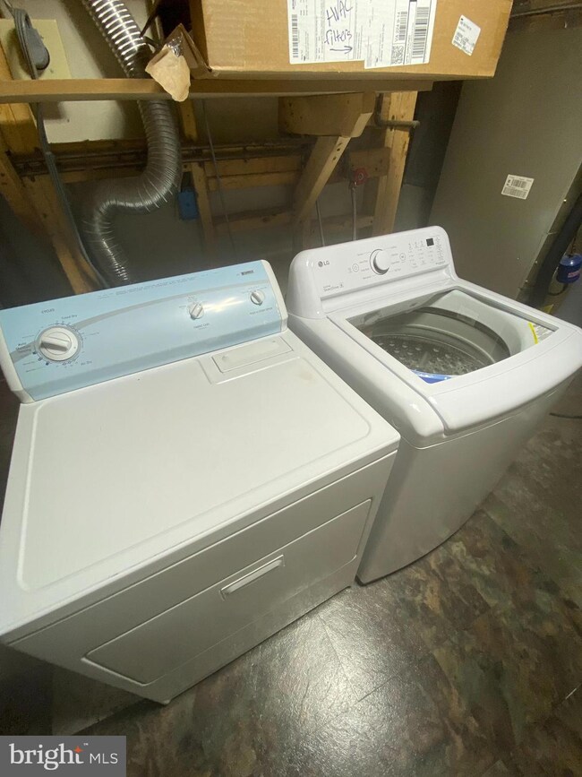 10286 Quiet Pond Terrace, Burke, VA 22015 - photo 6