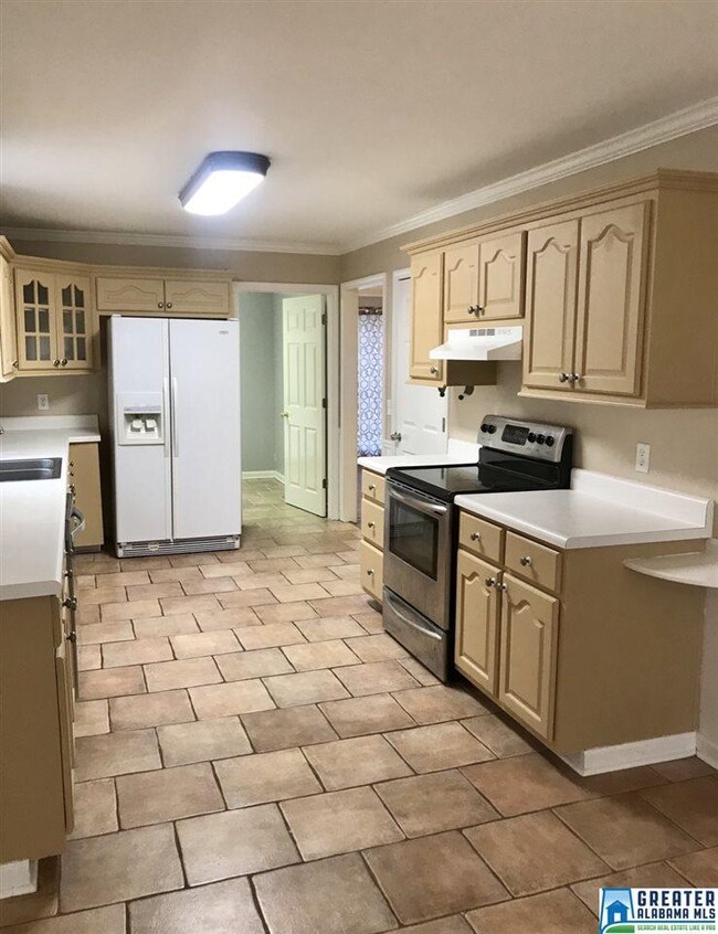 721 Jason Cir, Center Point, AL 35215 - photo 7