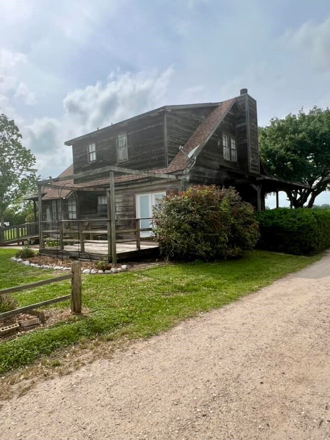 2364 Fm 3156 Rd, Bay City, TX 77414 - photo 2