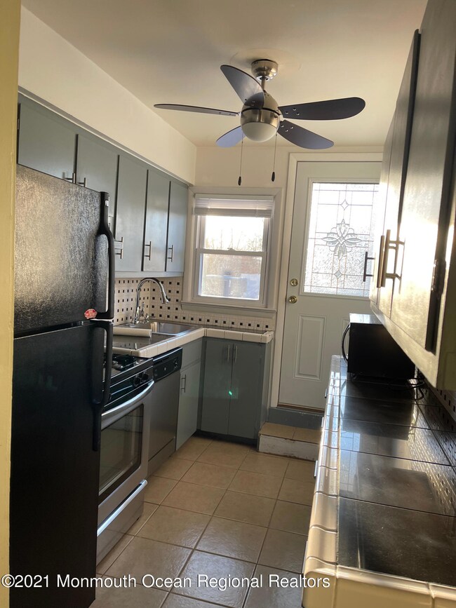 207 New Jersey 71 unit 2, Spring Lake, NJ 07762 - photo 6