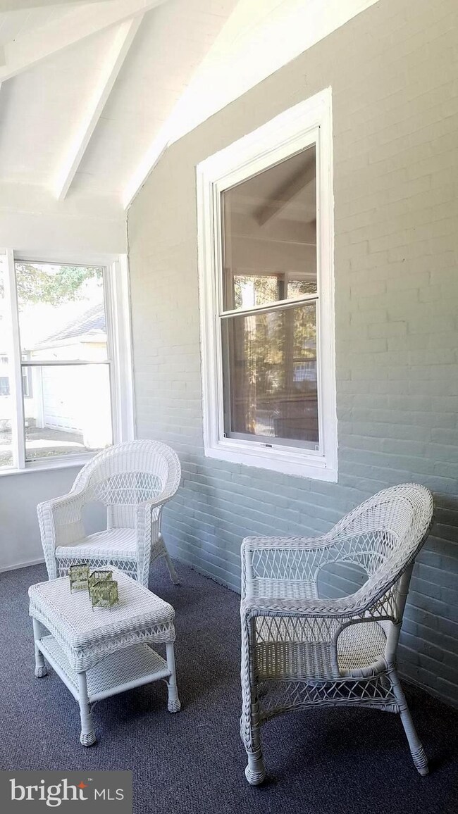 42 Berkley Ave, Lansdowne, PA 19050 - photo 4