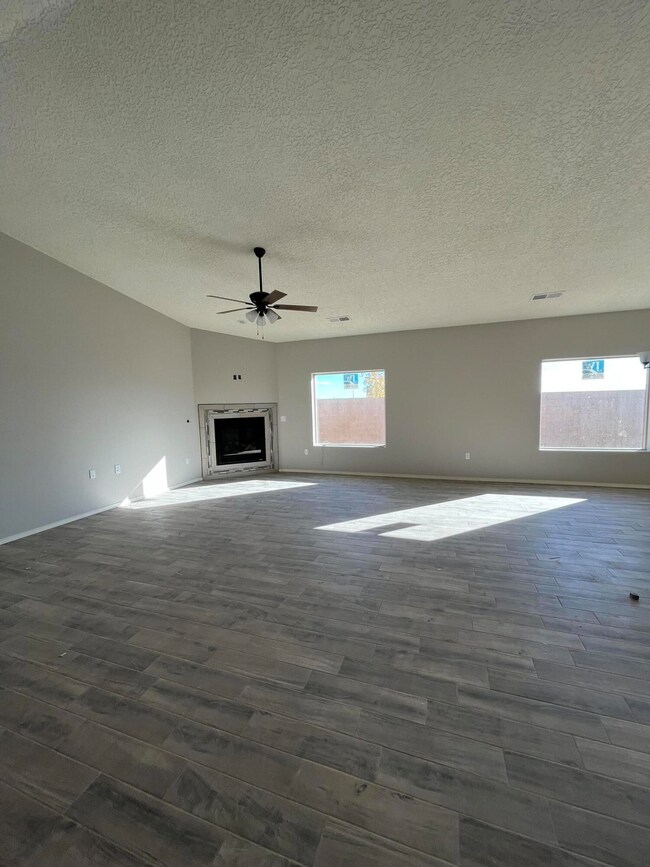 940 Firewheel Loop SW, Los Lunas, NM 87031 - photo 3