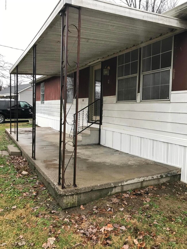 150 Elpis St, Lebanon Junction, KY 40150 - photo 2