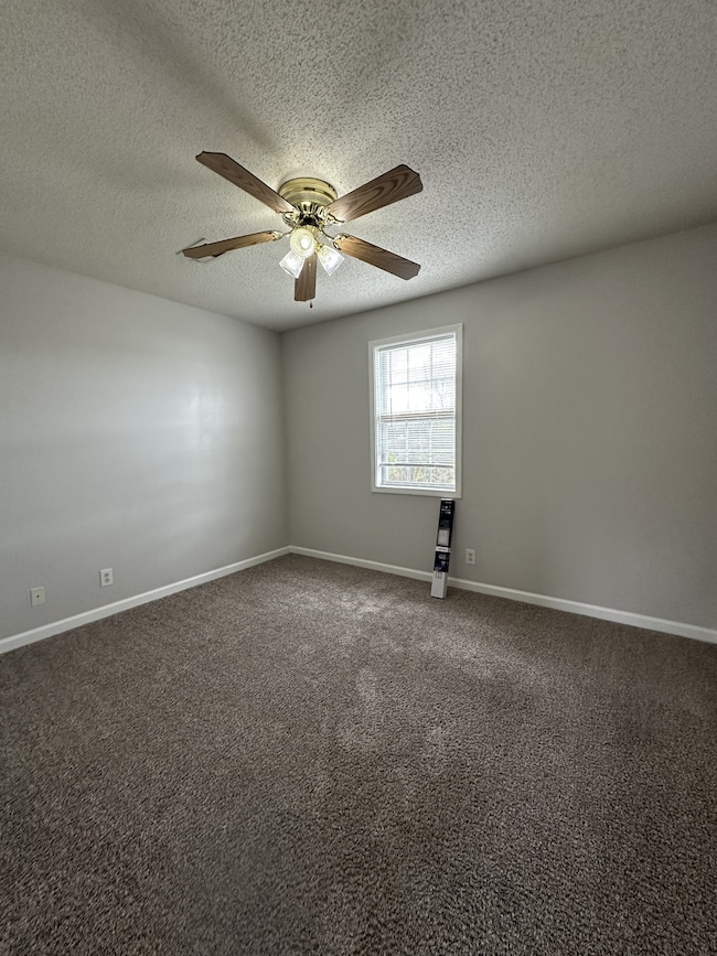 825 Decoy Ct, Oak Grove, KY 42262 - photo 7