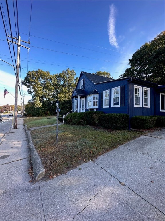 1644 Mendon Rd, Woonsocket, RI 02895 - photo 2