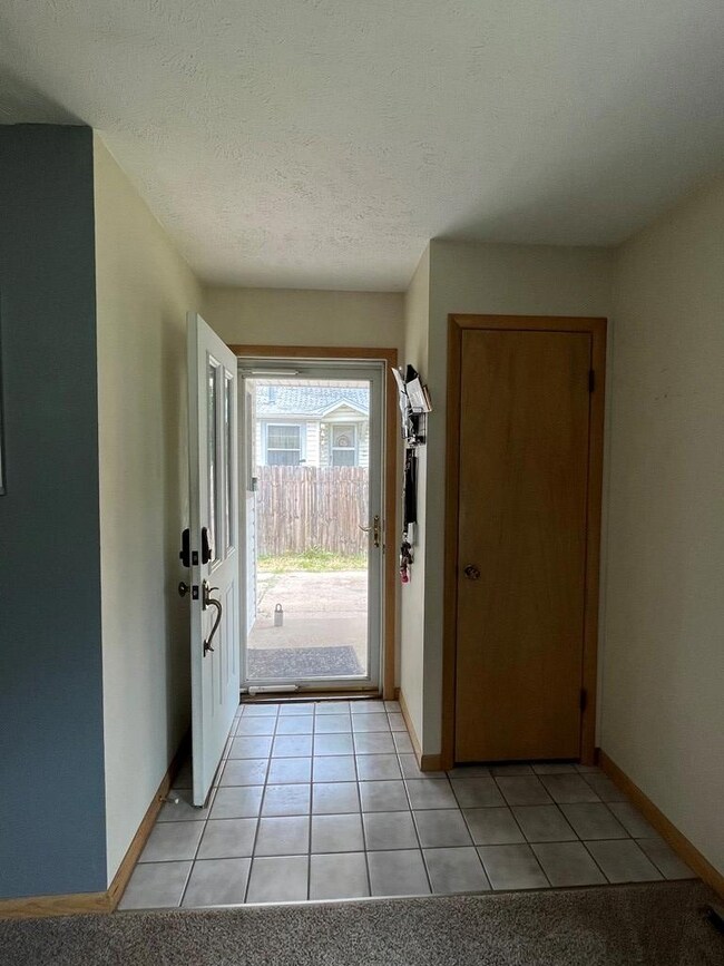 Tiled Front Entryway