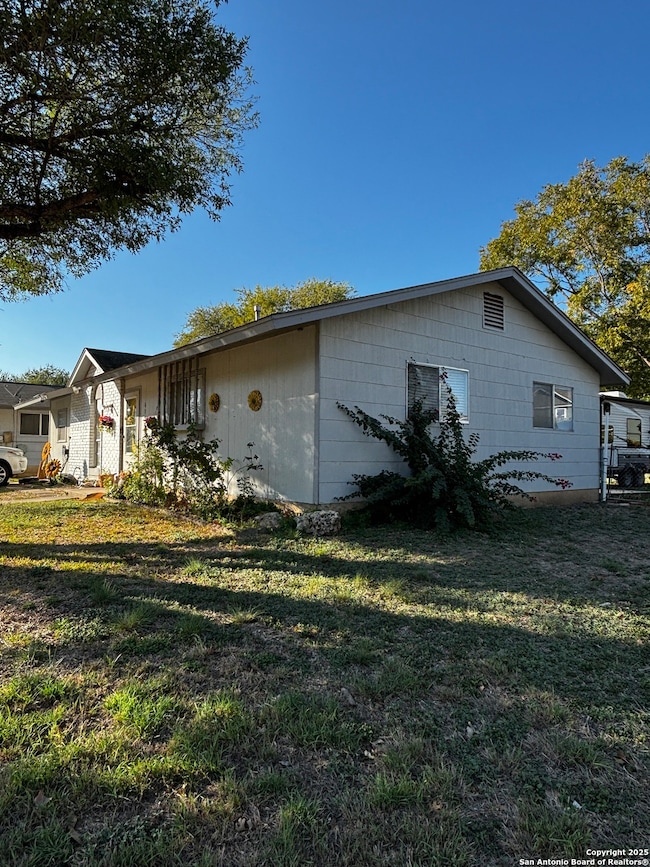 4355 Redcap Dr, San Antonio, TX 78222 - photo 4