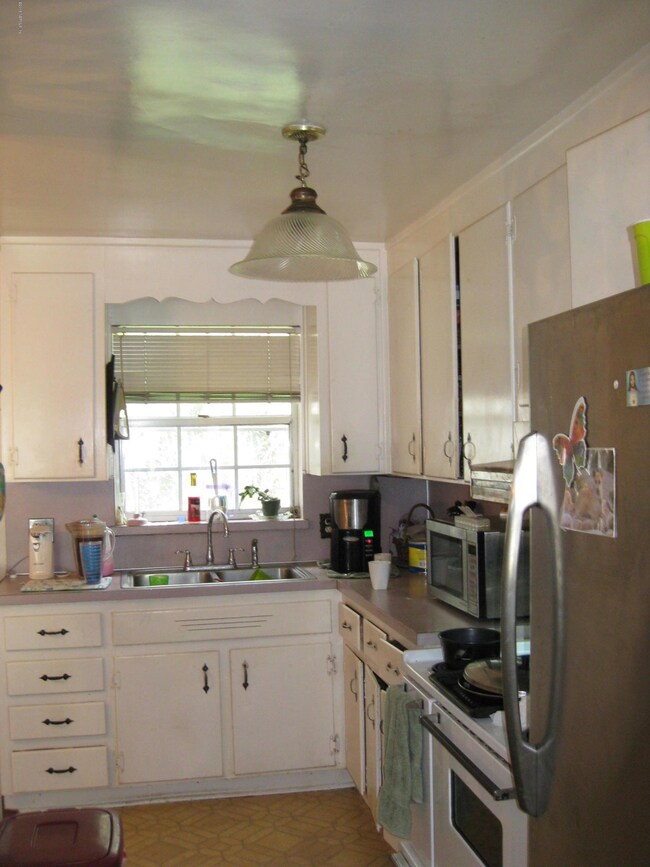 2752 Emily Ln, Jacksonville, FL 32216 - photo 3