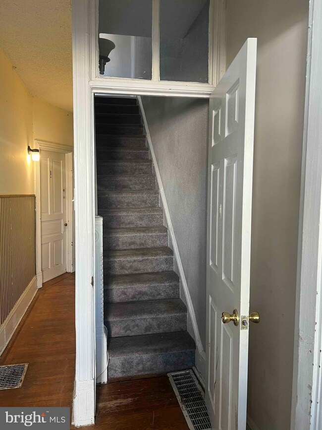 652 Spring Ave unit 2, Collingswood, NJ 08108 - photo 2