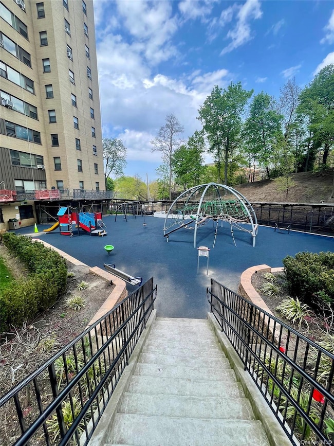 Fordham Hill Oval unit 8G, Bronx, NY 10468 - photo 7