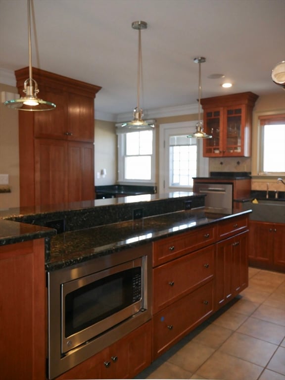 18 Robin St, West Roxbury, MA 02132 - photo 5