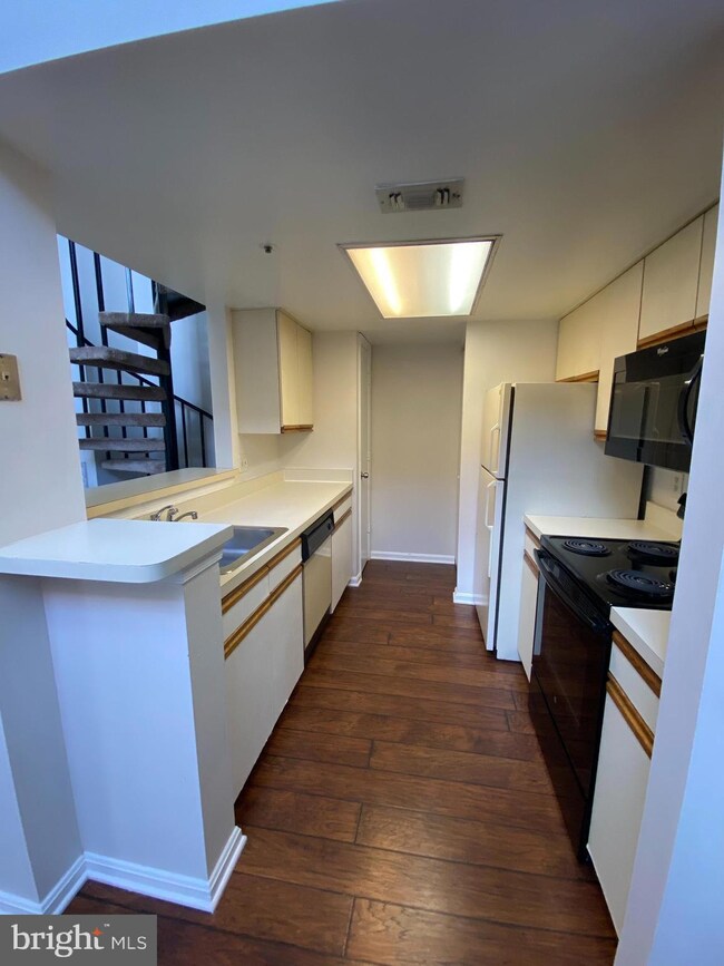 14108 Yardarm Way unit 1009, Laurel, MD 20707 - photo 7