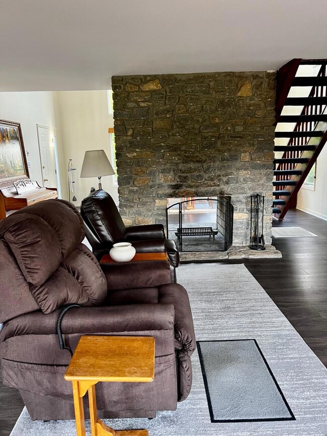 1220 Elliston Ln, Versailles, KY 40383 - photo 2