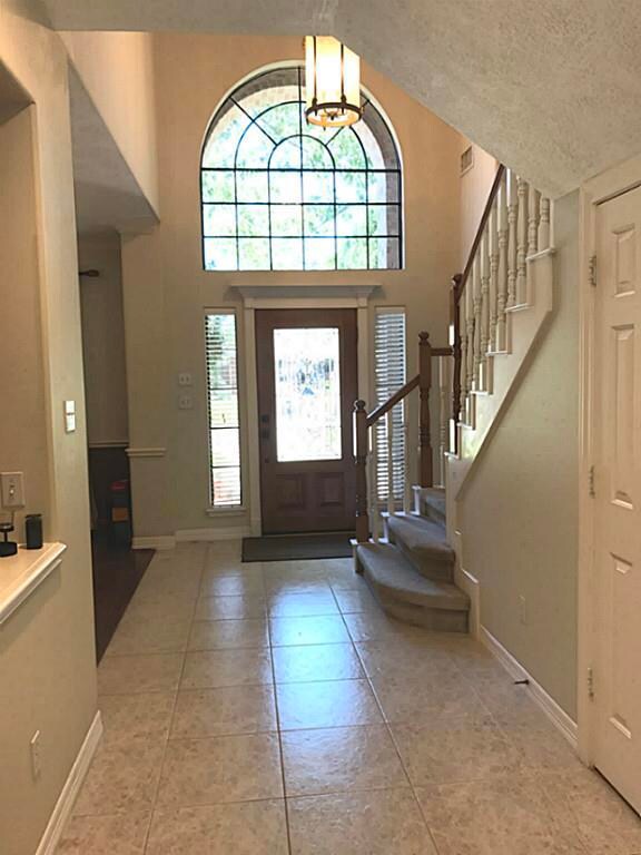 Soaring 2 story entry!