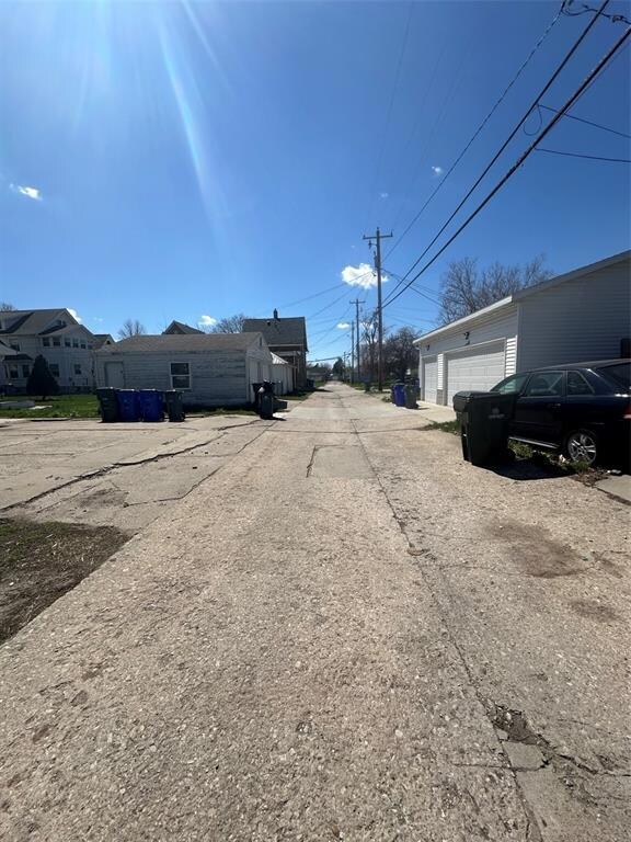 612 4th Ave SW, Cedar Rapids, IA 52404 - photo 3