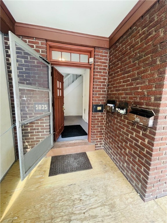 5835 Douglas St unit 1, Pittsburgh, PA 15217 - photo 4