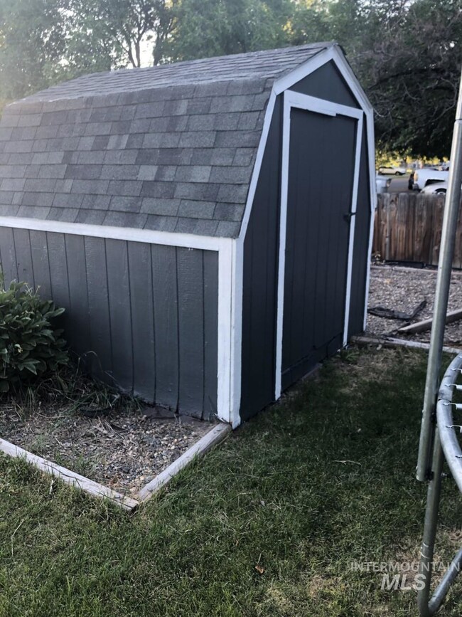 604 E Florida Ave, Nampa, ID 83686 - photo 2