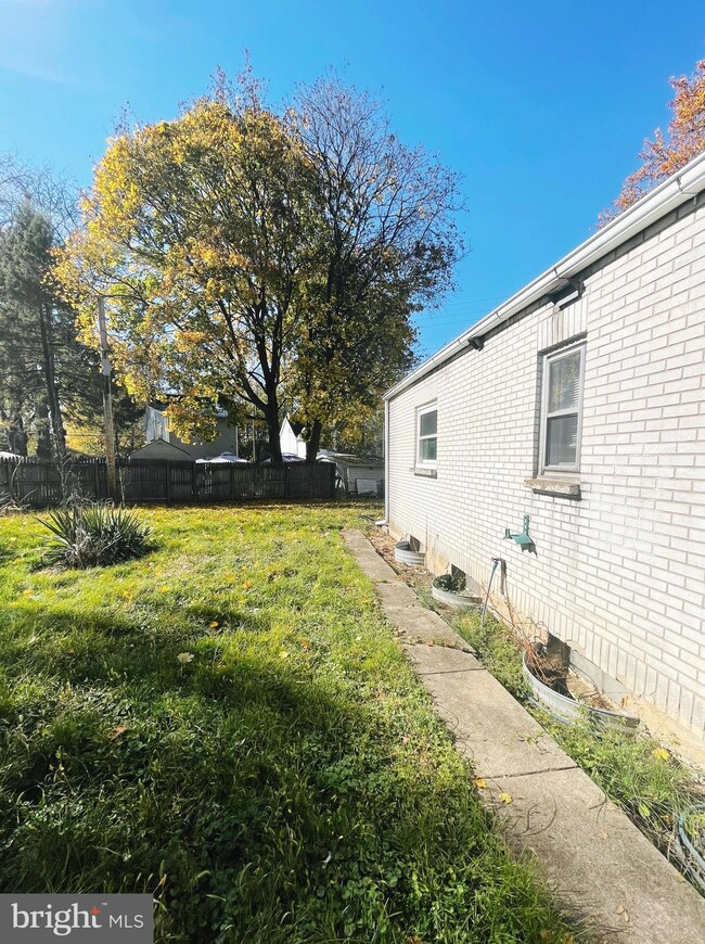 528 N Carlisle St unit 534, Allentown, PA 18109 - photo 2