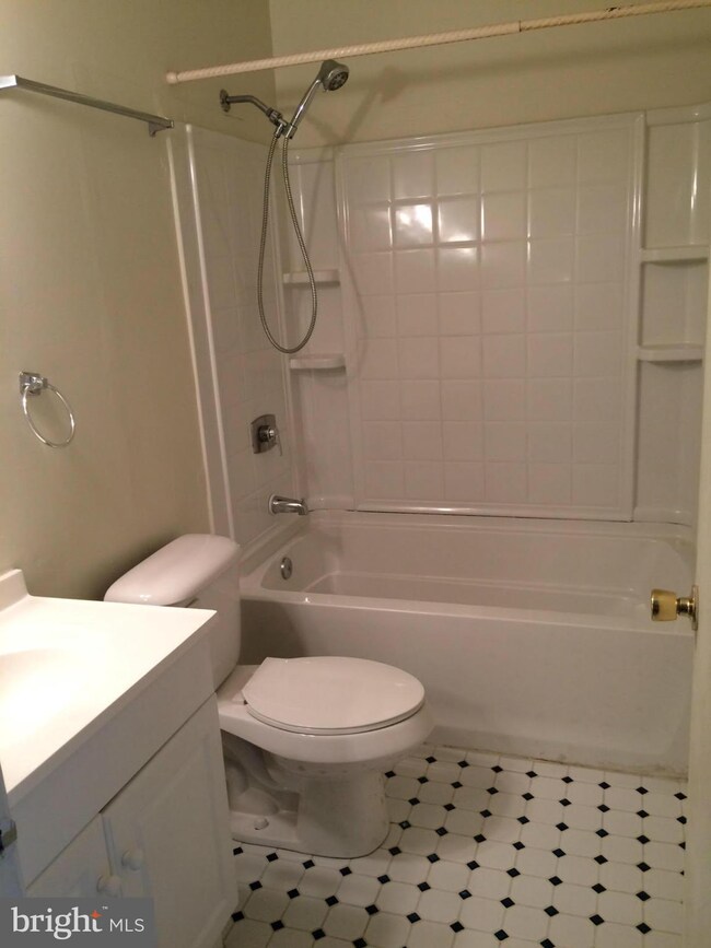 1795 Powder Horn Terrace, Woodbridge, VA 22191 - photo 5