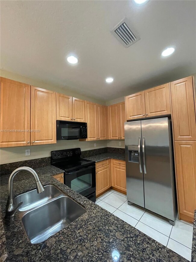 unlisted-address, Oakland Park, FL 33309 - photo 4