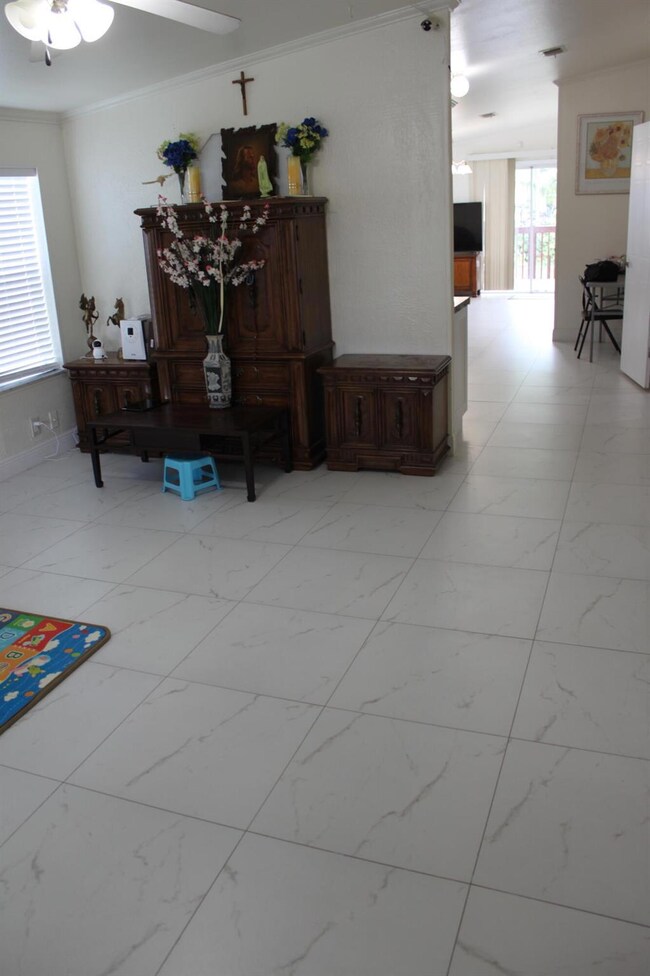 13171 SW 9th Ct, Davie, FL 33325 - photo 7