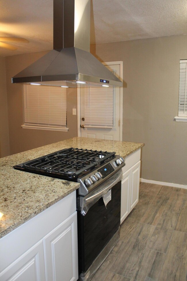 2116 Septiembre Dr, El Paso, TX 79935 - photo 6