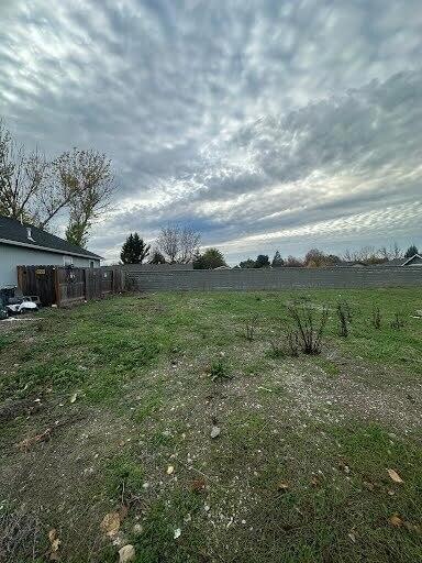 7689 Calaveras St, White City, OR 97503 - photo 2