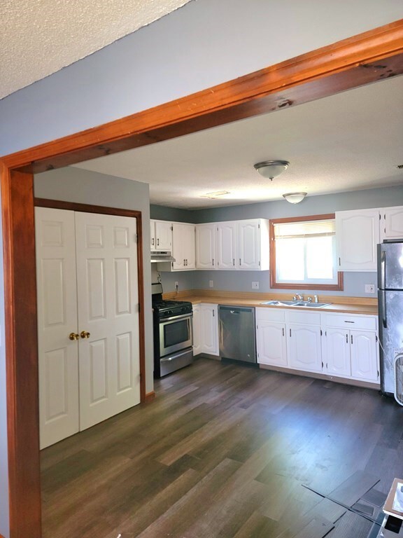 375 3rd St unit 3, Fall River, MA 02721 - photo 3