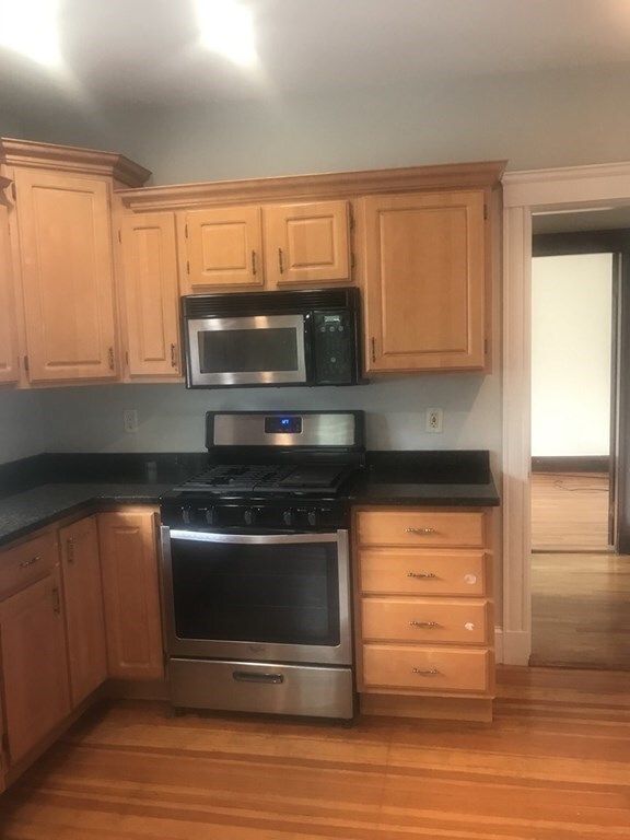 871 Canterbury St unit 873, Roslindale, MA 02131 - photo 3