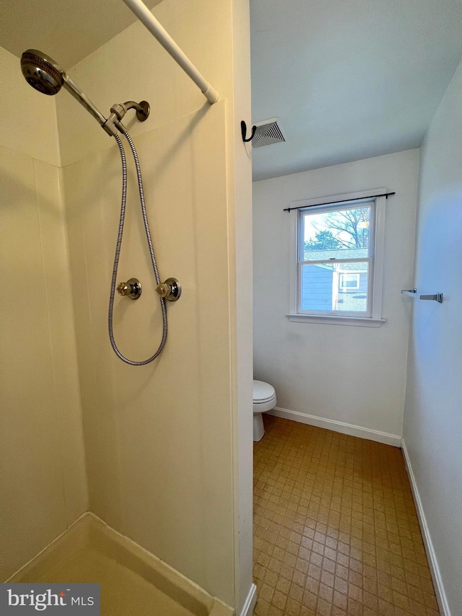 318 Whitestone Rd, Silver Spring, MD 20901 - photo 2