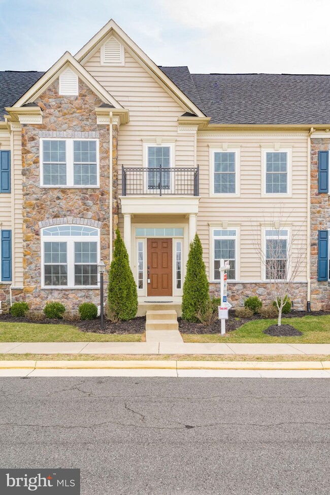 42585 Voormeade Terrace, Chantilly, VA 20152 - photo 2