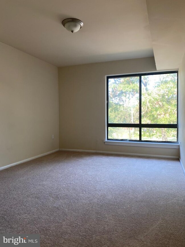 8411 Greenbelt Rd unit 2, Greenbelt, MD 20770 - photo 7