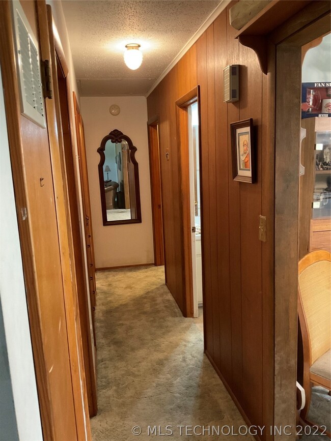 Hallway to bedrooms