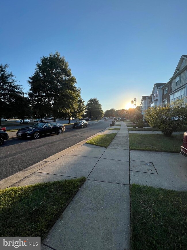 10514 Vista Gardens Dr, Bowie, MD 20720 - photo 2