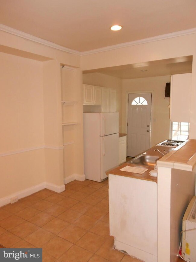 3222 Leeds St, Baltimore, MD 21229 - photo 6