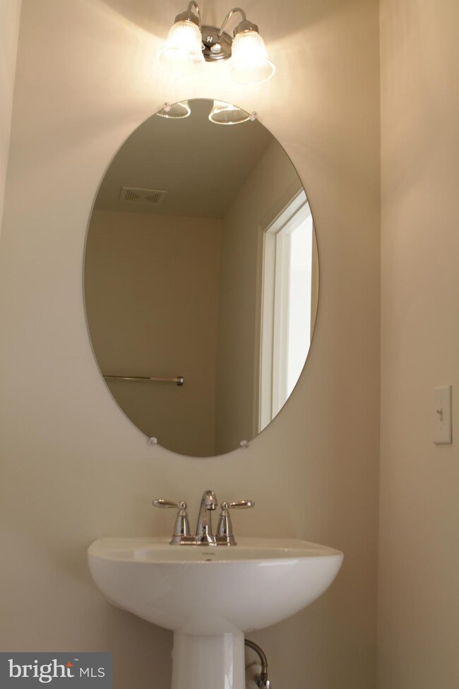 9016 Phita Ln, Manassas Park, VA 20111 - photo 5