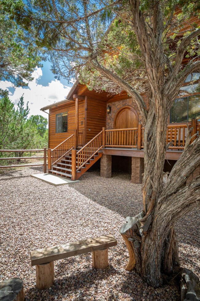 2282 Thunderbird Way