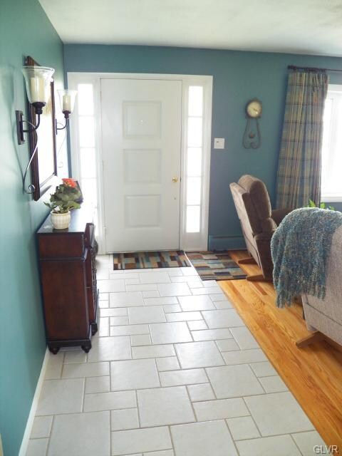 6860 Linden Cir, Macungie, PA 18062 - photo 7